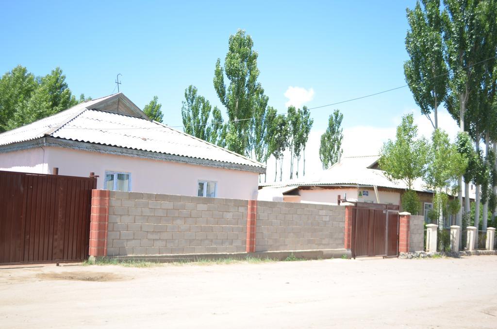Guest House Mira Kochkor 外观 照片