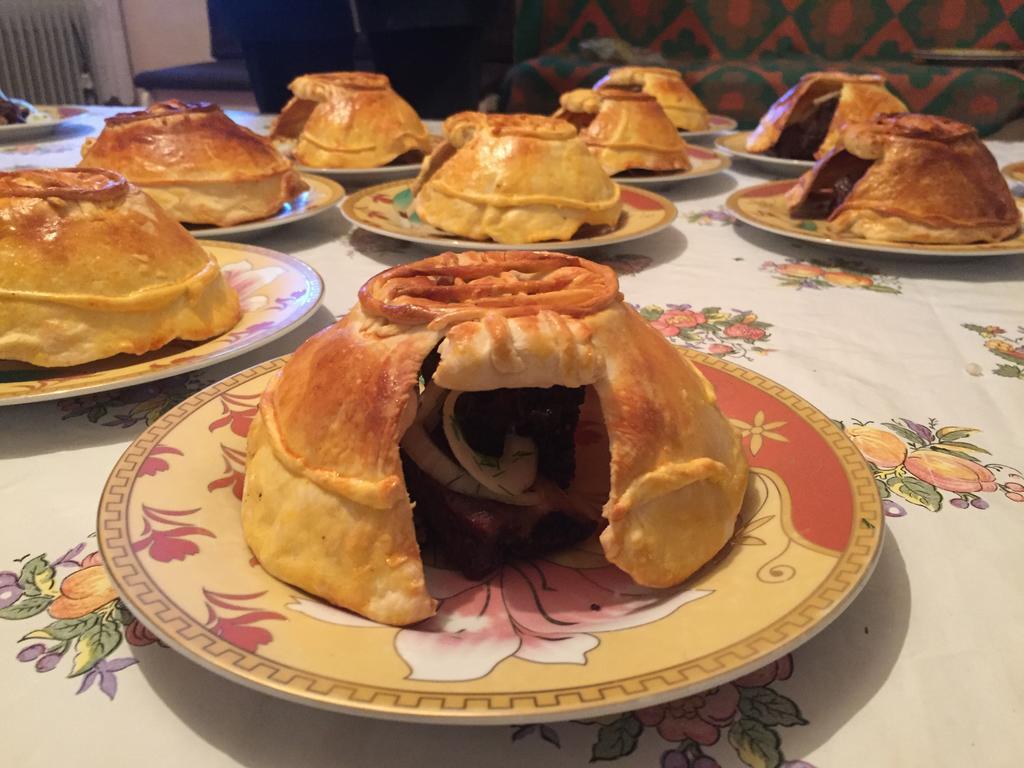 Guest House Mira Kochkor 外观 照片